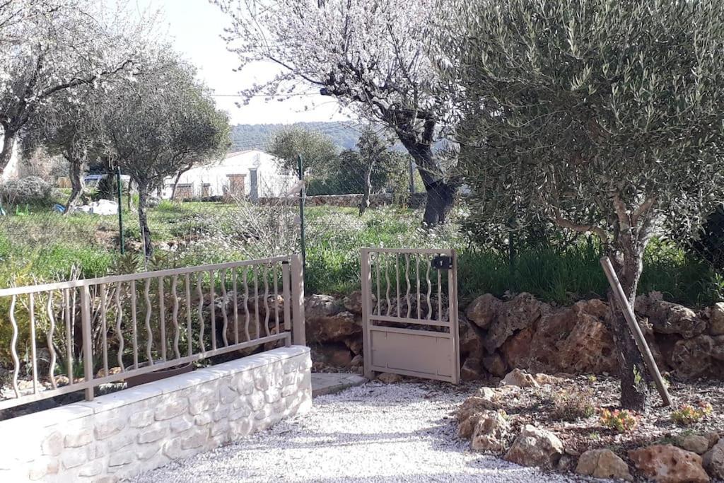 Maison 2 Ou 4 Personnes Jardin Parking Les Amandiers Лорґ Екстер'єр фото